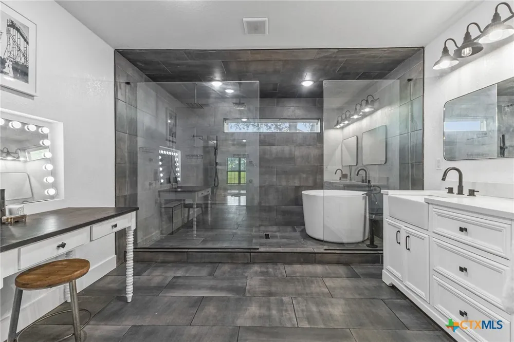 1591 Leissner School Road Seguin, TX 78155