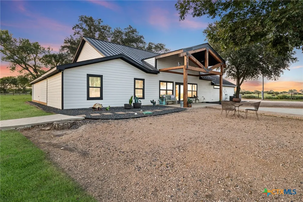 1591 Leissner School Road Seguin, TX 78155