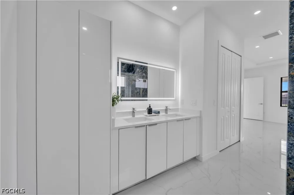 NW 30th Terrace Cape Coral, FL 33993
