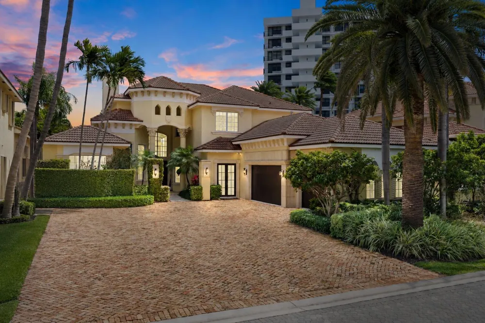 1019 Grand Court Highland Beach, FL 33487
