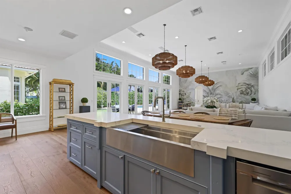 1019 Grand Court Highland Beach, FL 33487