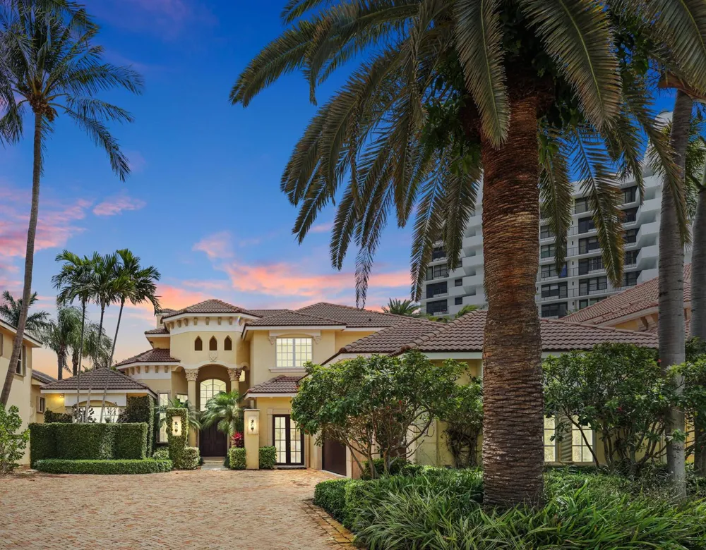 1019 Grand Court Highland Beach, FL 33487