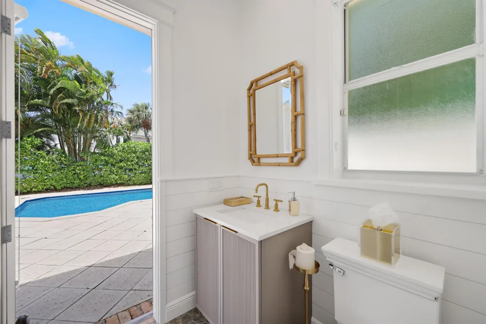 1019 Grand Court Highland Beach, FL 33487