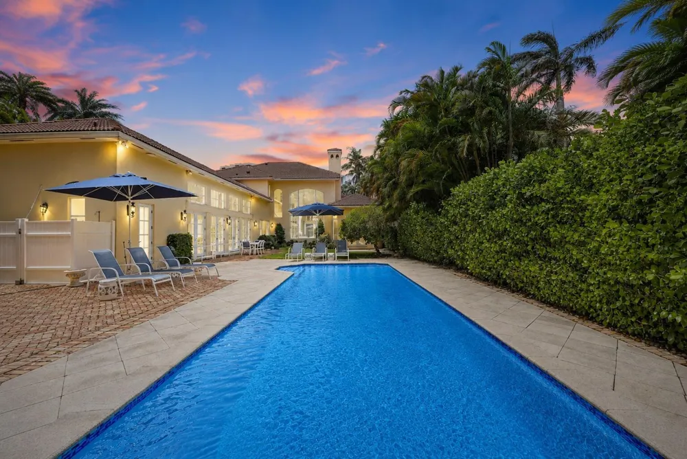 1019 Grand Court Highland Beach, FL 33487