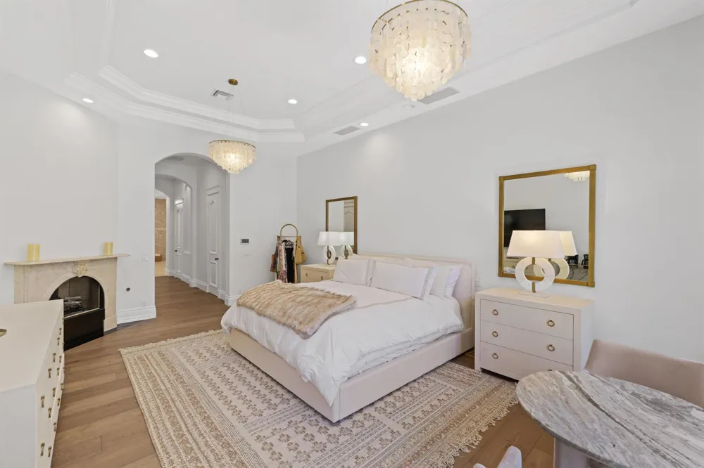 1019 Grand Court Highland Beach, FL 33487
