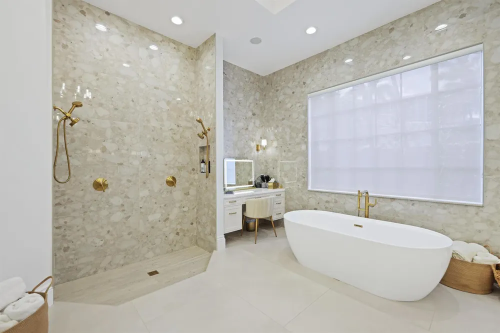 1019 Grand Court Highland Beach, FL 33487