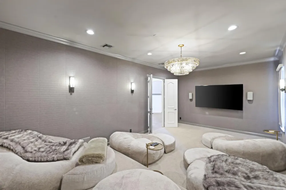 1019 Grand Court Highland Beach, FL 33487