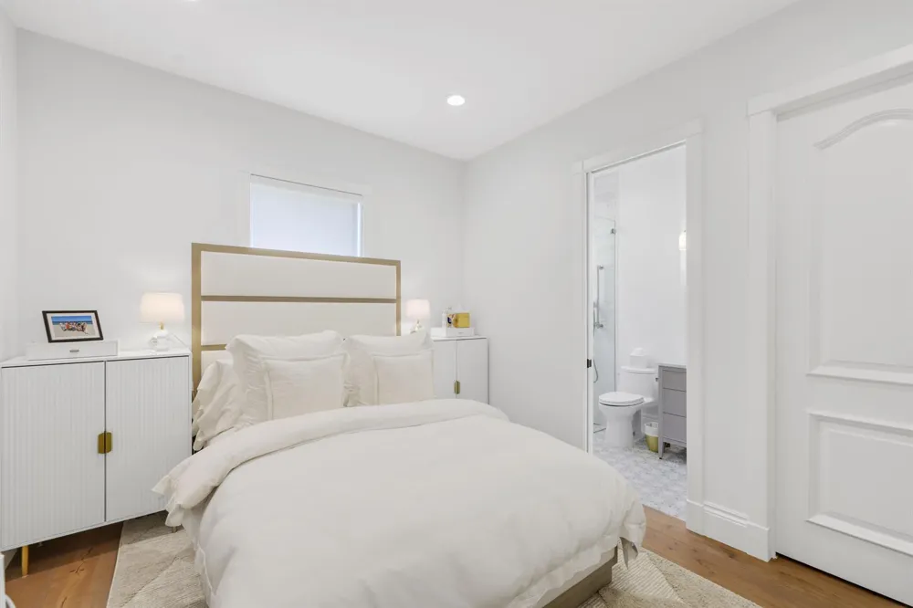 1019 Grand Court Highland Beach, FL 33487