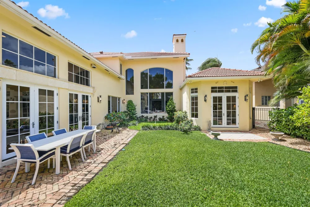 1019 Grand Court Highland Beach, FL 33487