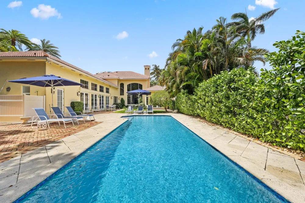 1019 Grand Court Highland Beach, FL 33487