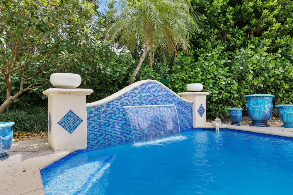 1019 Grand Court Highland Beach, FL 33487