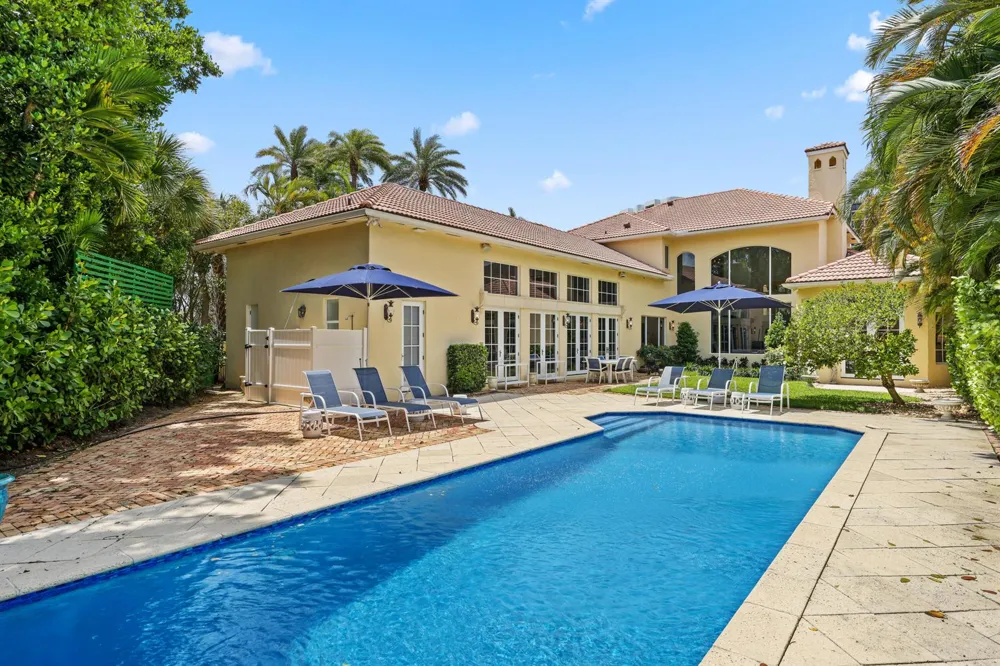 1019 Grand Court Highland Beach, FL 33487