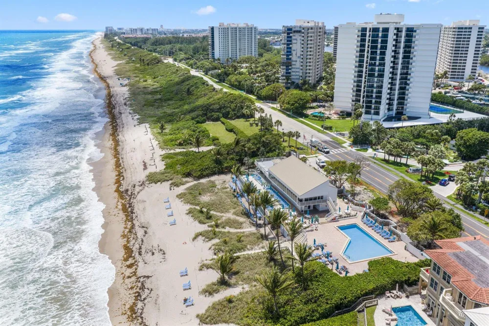 1019 Grand Court Highland Beach, FL 33487