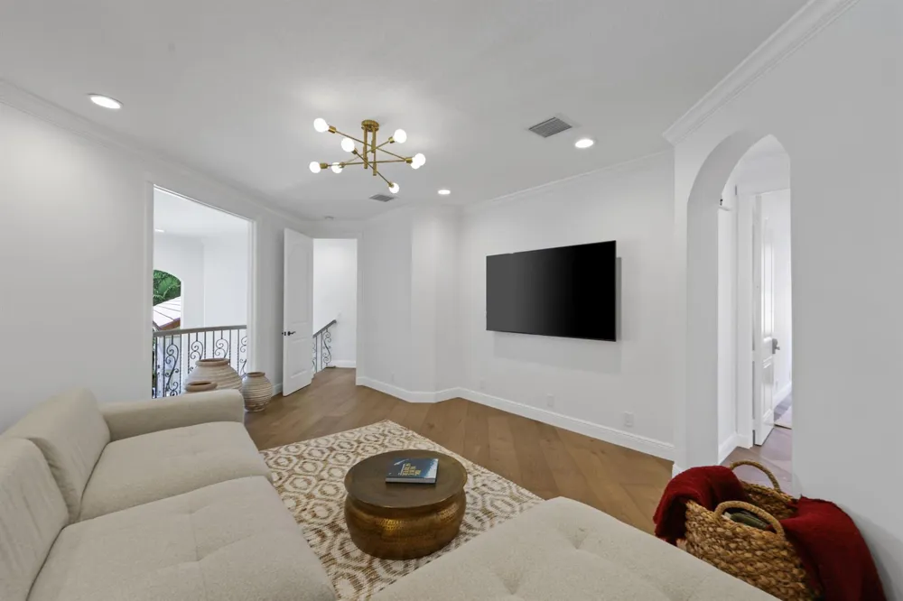 1019 Grand Court Highland Beach, FL 33487