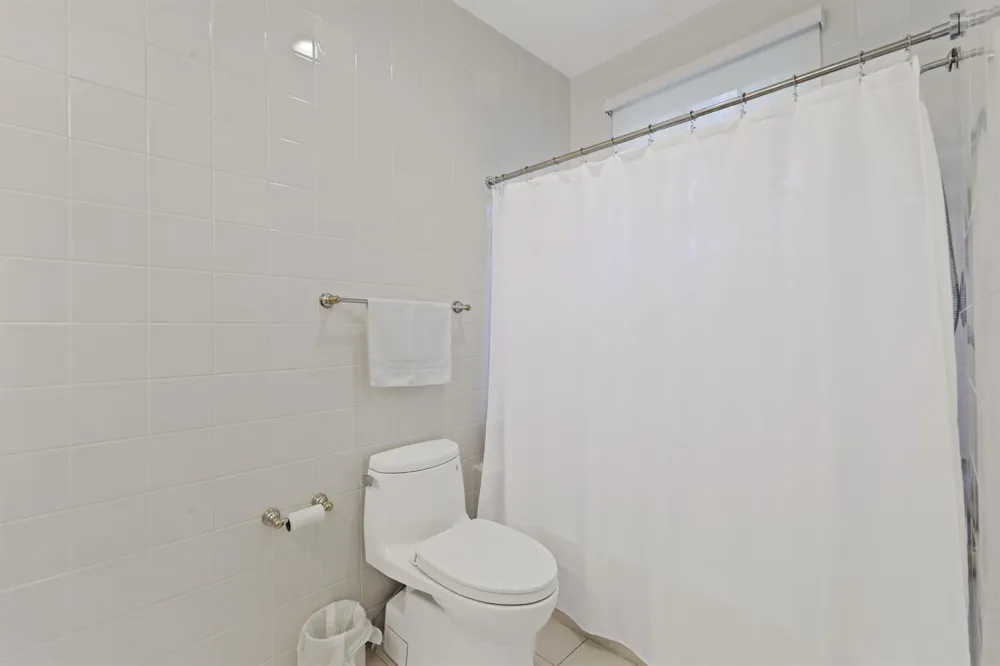1019 Grand Court Highland Beach, FL 33487
