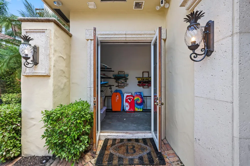 1019 Grand Court Highland Beach, FL 33487