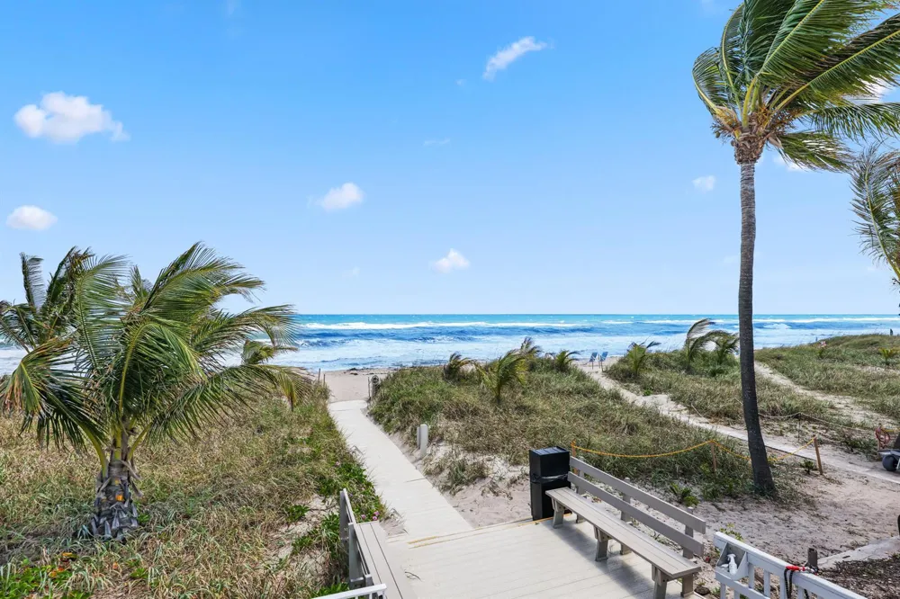 1019 Grand Court Highland Beach, FL 33487