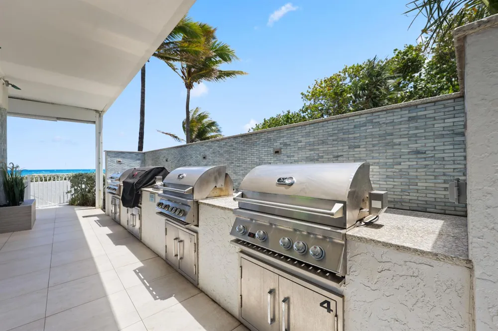 1019 Grand Court Highland Beach, FL 33487