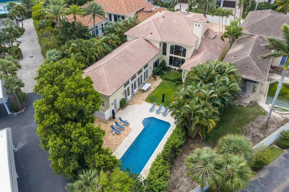 1019 Grand Court Highland Beach, FL 33487