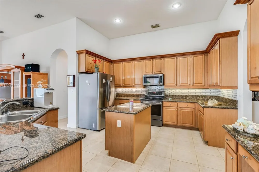 18633 SW 24th St Miramar, FL 33029