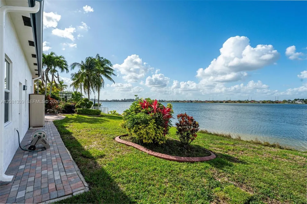 18633 SW 24th St Miramar, FL 33029