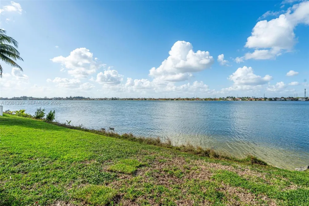 18633 SW 24th St Miramar, FL 33029