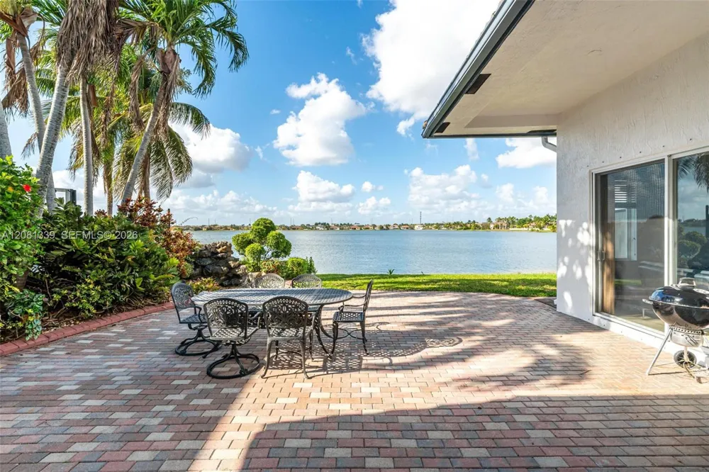 18633 SW 24th St Miramar, FL 33029