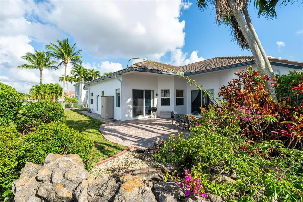 18633 SW 24th St Miramar, FL 33029