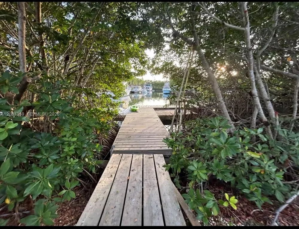 350 Hazel St Key Largo, FL 33037
