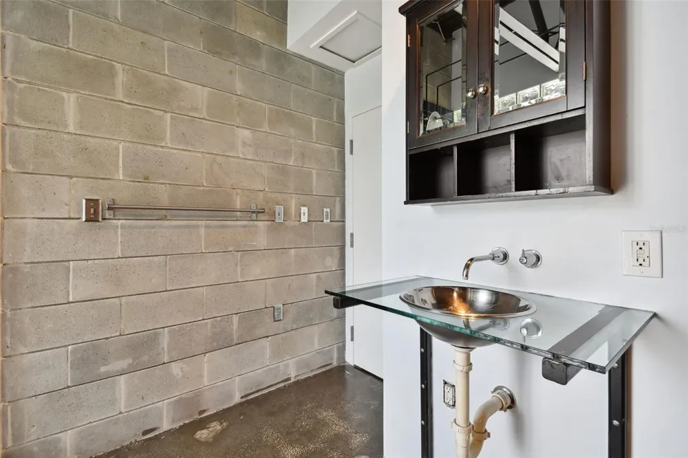 217 12TH STREET #116 Tampa, FL 33602