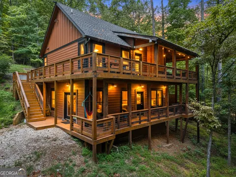 681 Catawba CIR