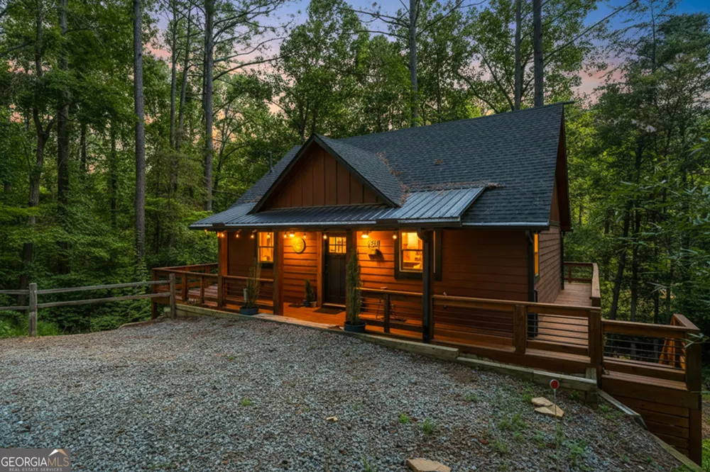 681 Catawba CIR Ellijay, GA 30540