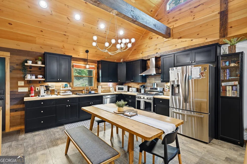 681 Catawba CIR Ellijay, GA 30540