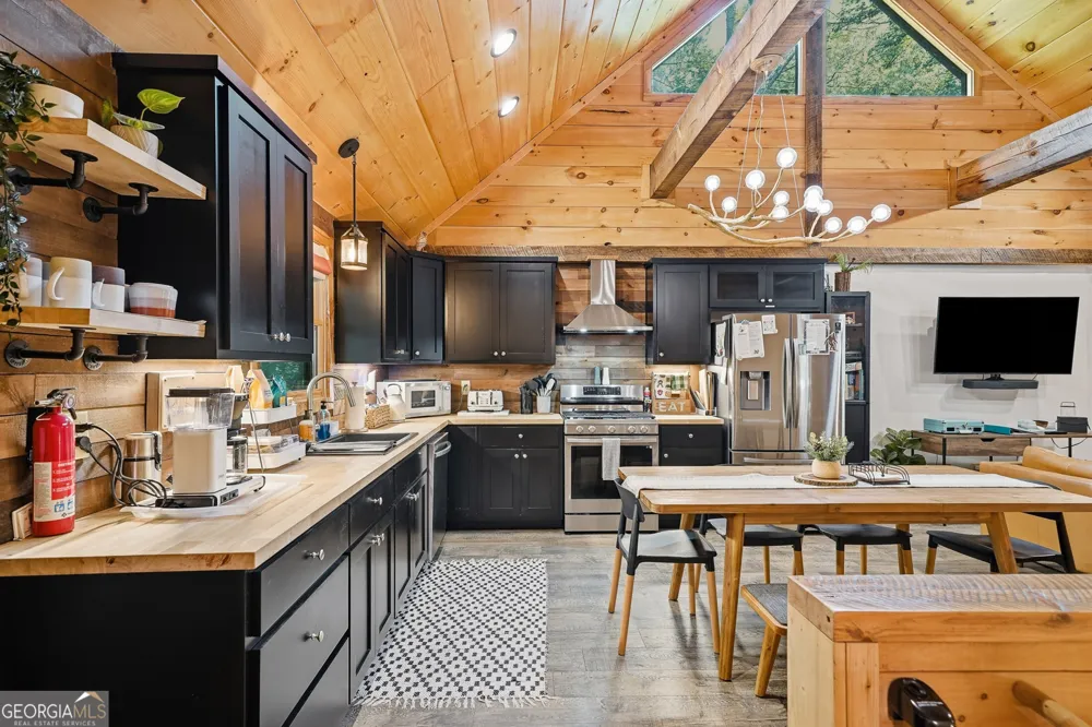 681 Catawba CIR Ellijay, GA 30540