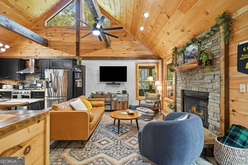 681 Catawba CIR Ellijay, GA 30540