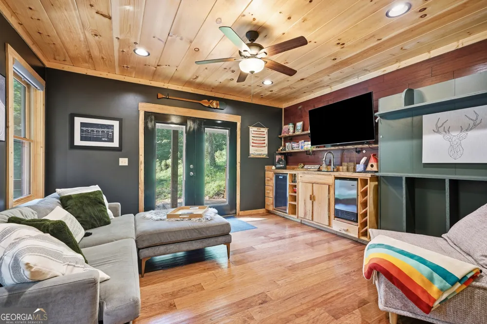 681 Catawba CIR Ellijay, GA 30540