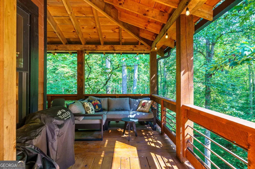681 Catawba CIR Ellijay, GA 30540