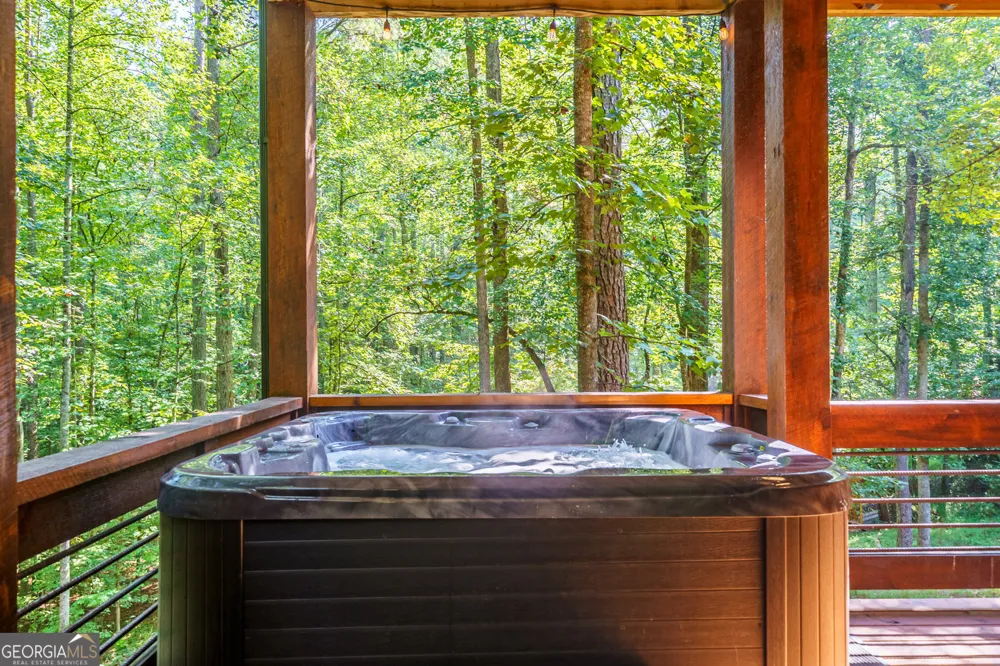 681 Catawba CIR Ellijay, GA 30540