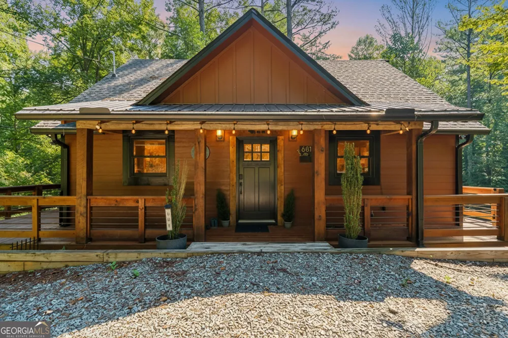 681 Catawba CIR Ellijay, GA 30540