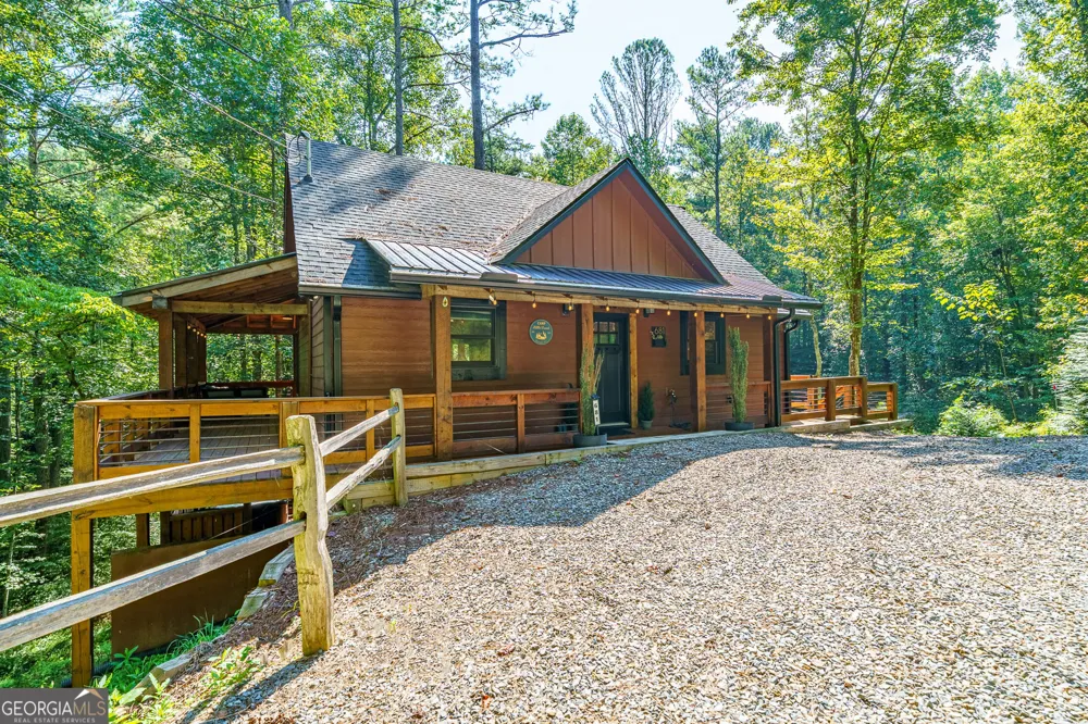 681 Catawba CIR Ellijay, GA 30540