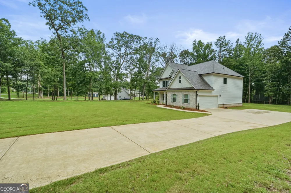656 East Lake RD McDonough, GA 30252