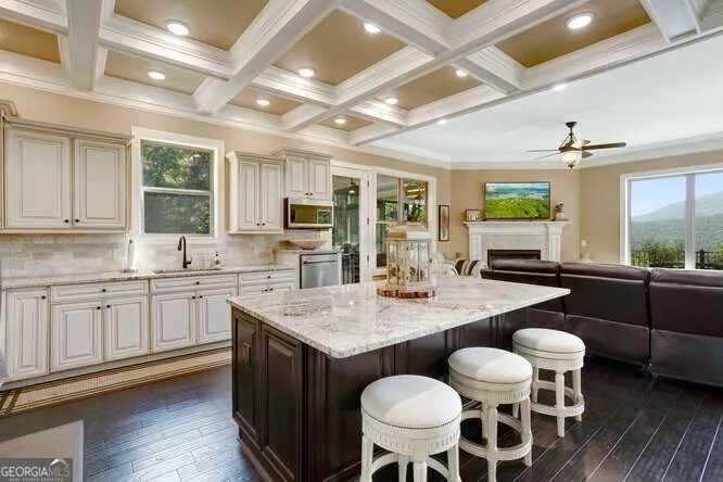 205 Hightower Ridge DR Hiawassee, GA 30546