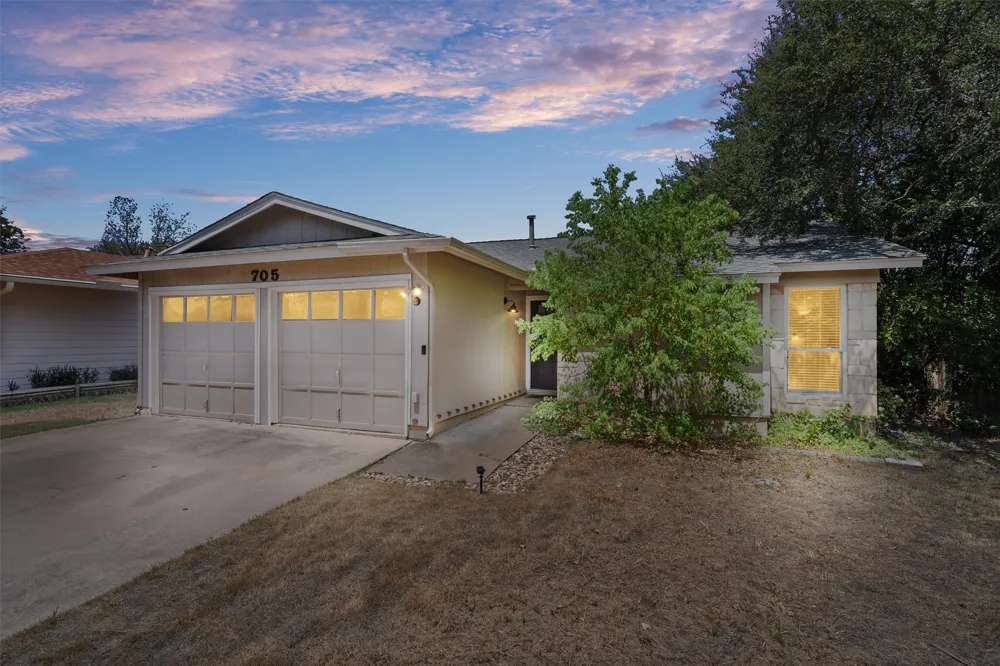 705 Chestnut Crossing Cedar Park, TX 78613