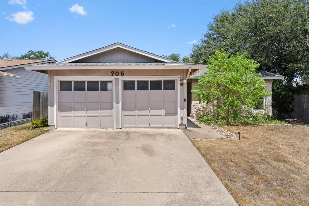 705 Chestnut Crossing Cedar Park, TX 78613