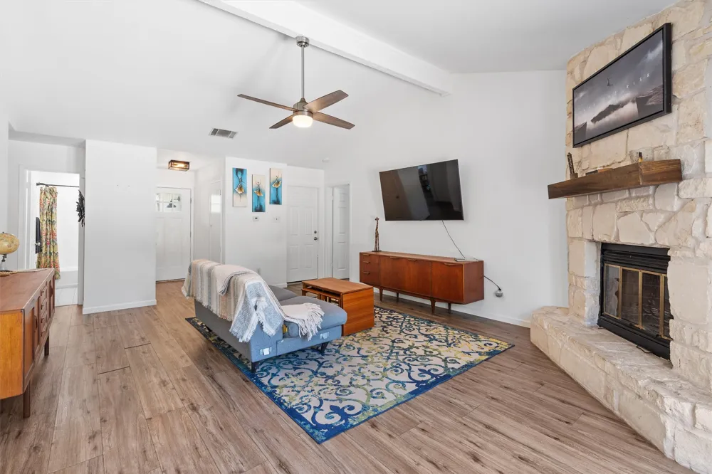 705 Chestnut Crossing Cedar Park, TX 78613