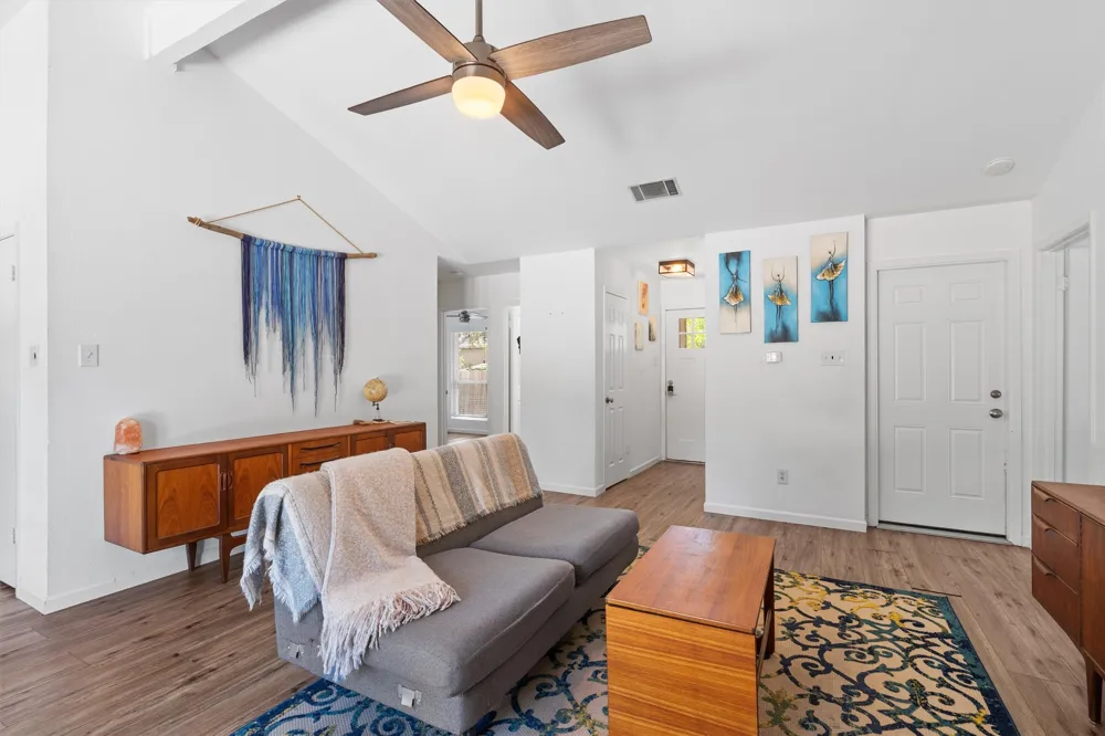 705 Chestnut Crossing Cedar Park, TX 78613