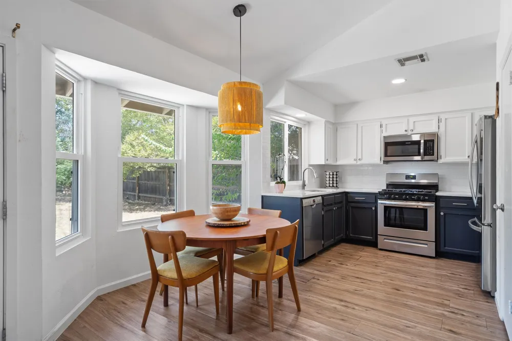 705 Chestnut Crossing Cedar Park, TX 78613
