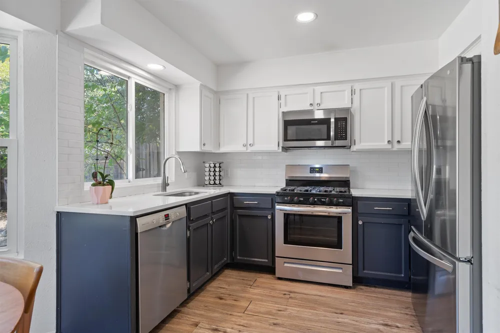 705 Chestnut Crossing Cedar Park, TX 78613