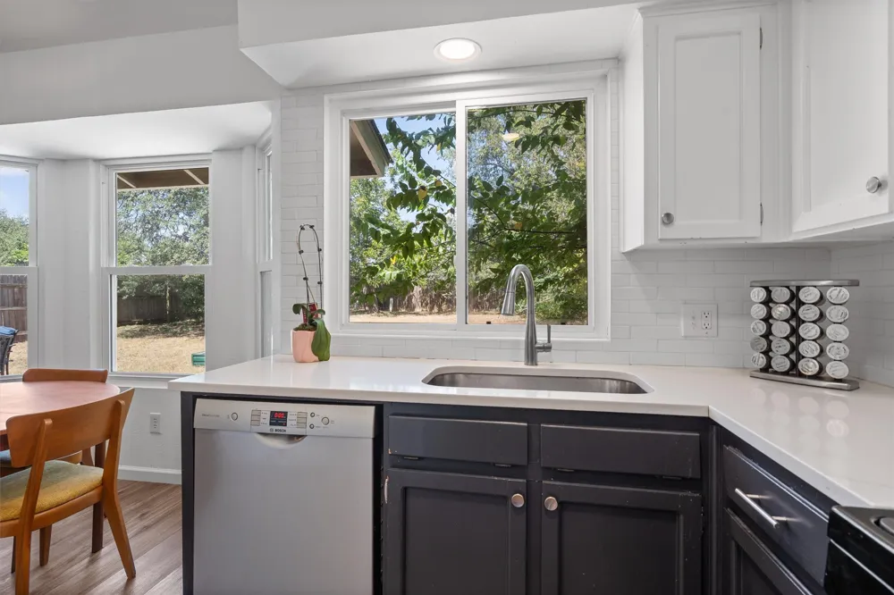 705 Chestnut Crossing Cedar Park, TX 78613