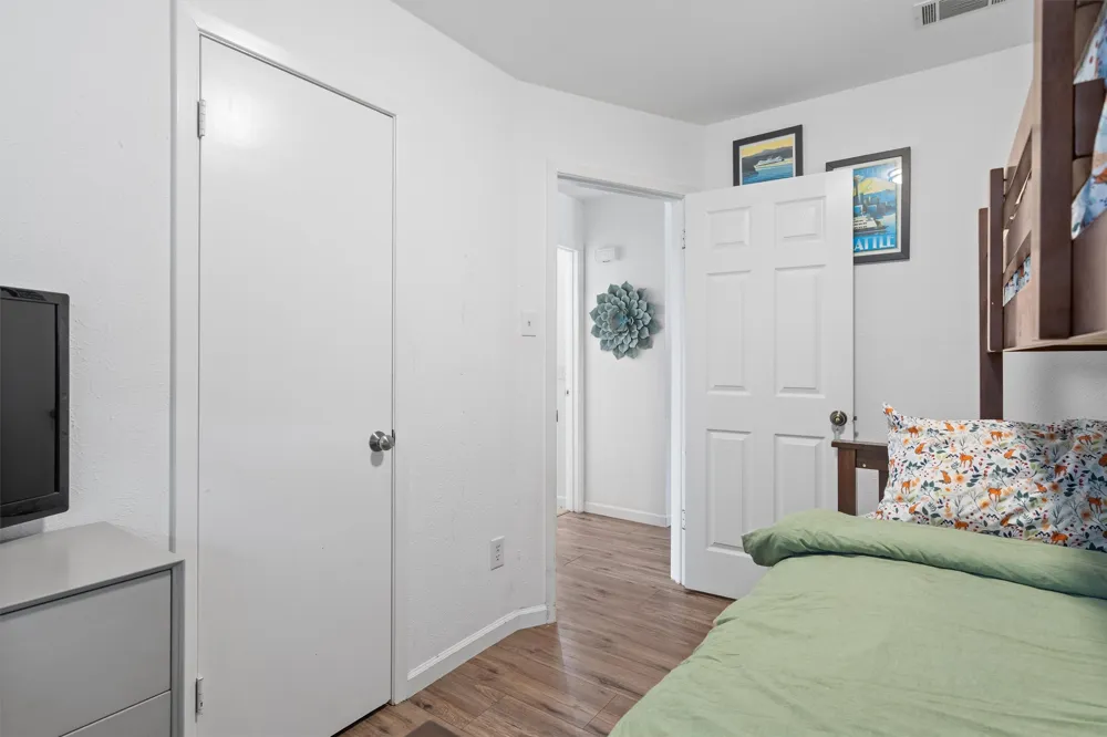 705 Chestnut Crossing Cedar Park, TX 78613